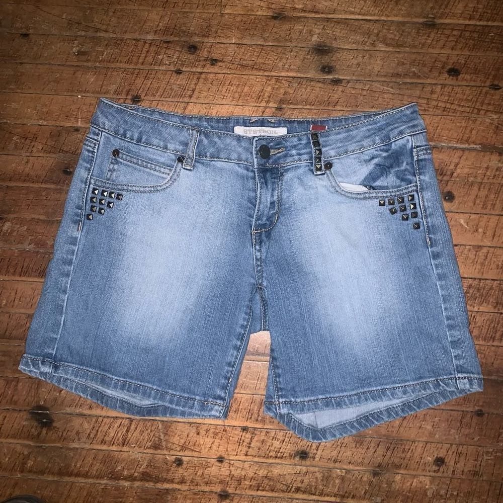 Stetson brass studded distressed size 4 denim shorts